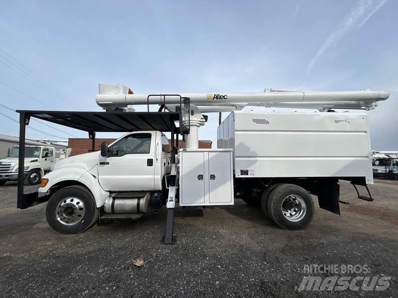 Ford F-750 Моторизирани платформи с талига