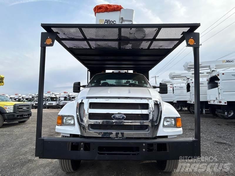 Ford F-750 Моторизирани платформи с талига