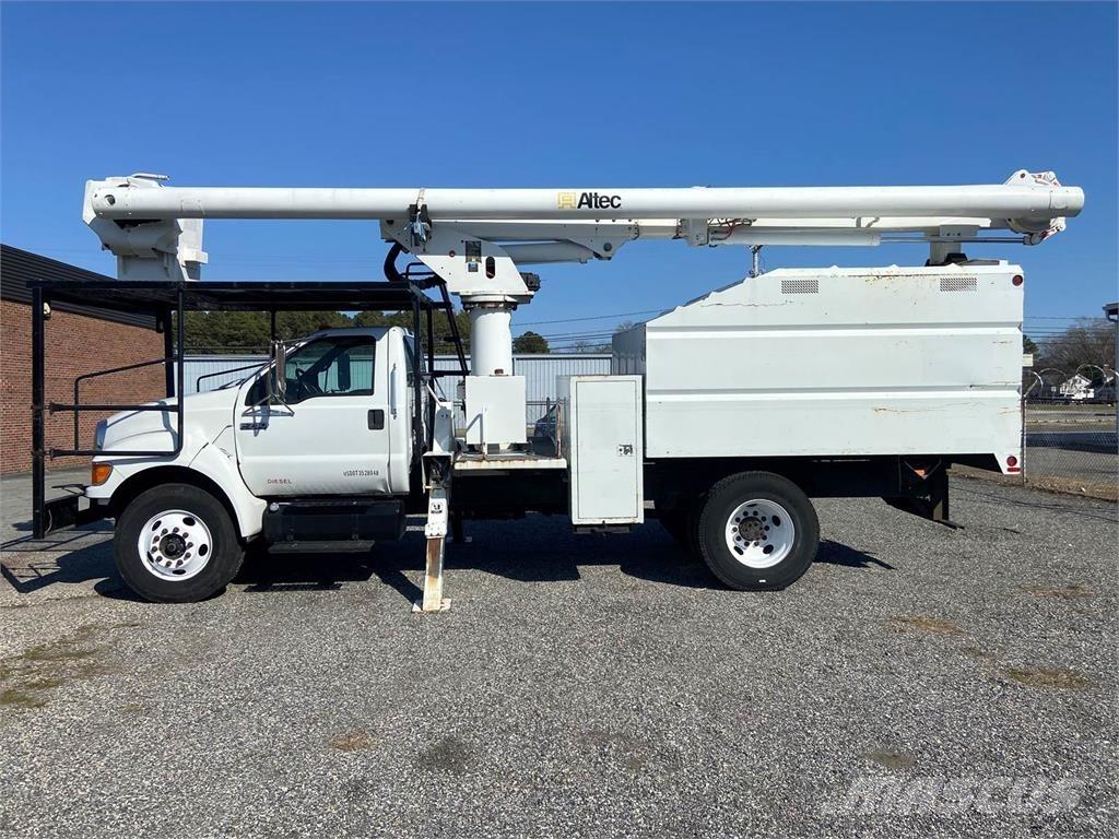 Ford F-750 Моторизирани платформи с талига