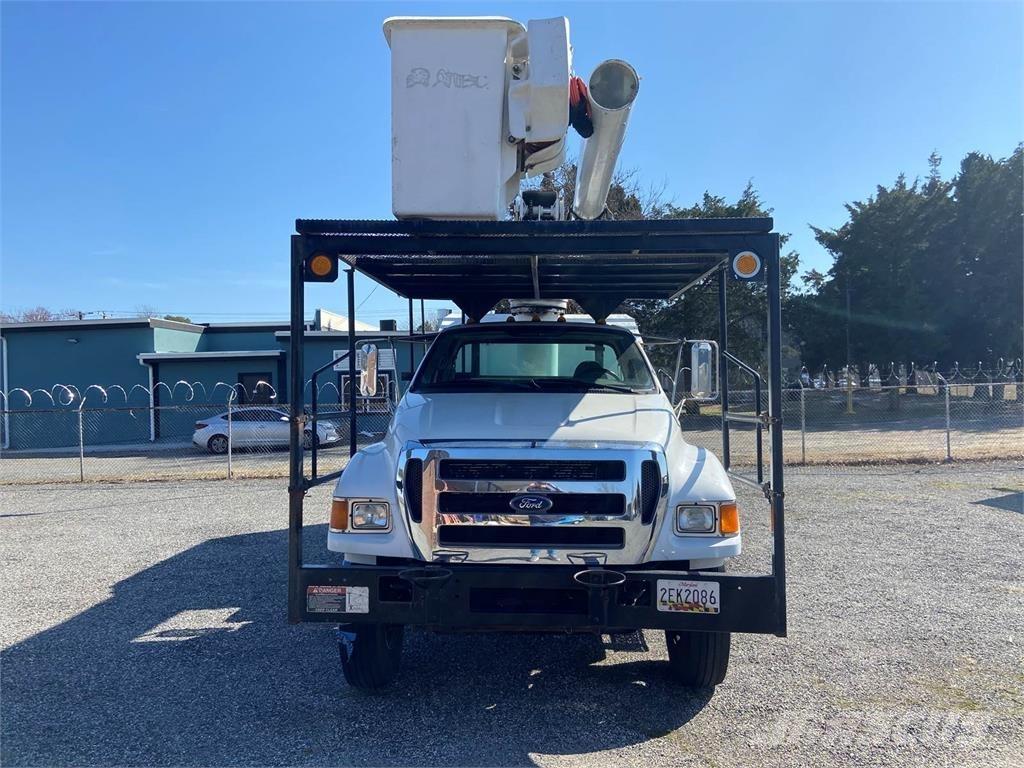 Ford F-750 Моторизирани платформи с талига