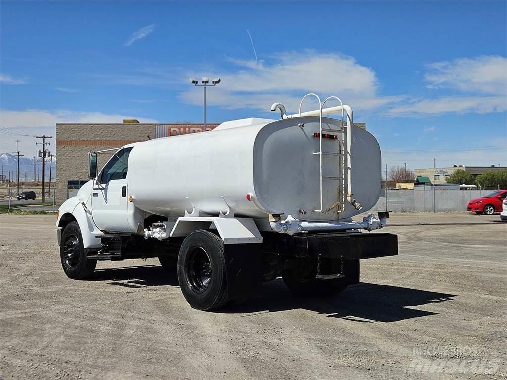 Ford F-750 Цистерна