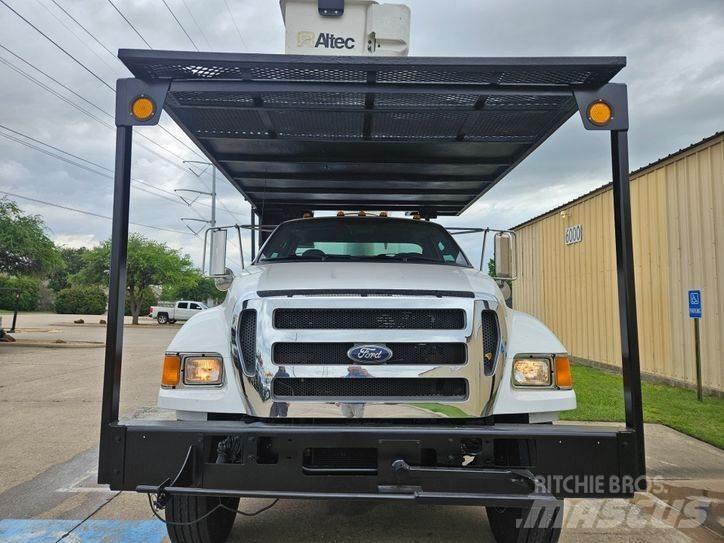 Ford F-750 Моторизирани платформи с талига