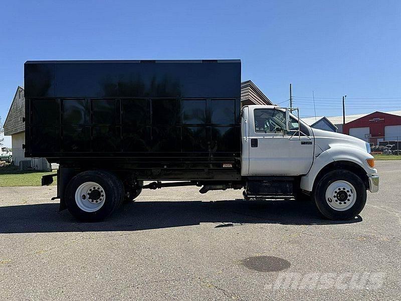 Ford F-750 Камиони за дървени стърготини
