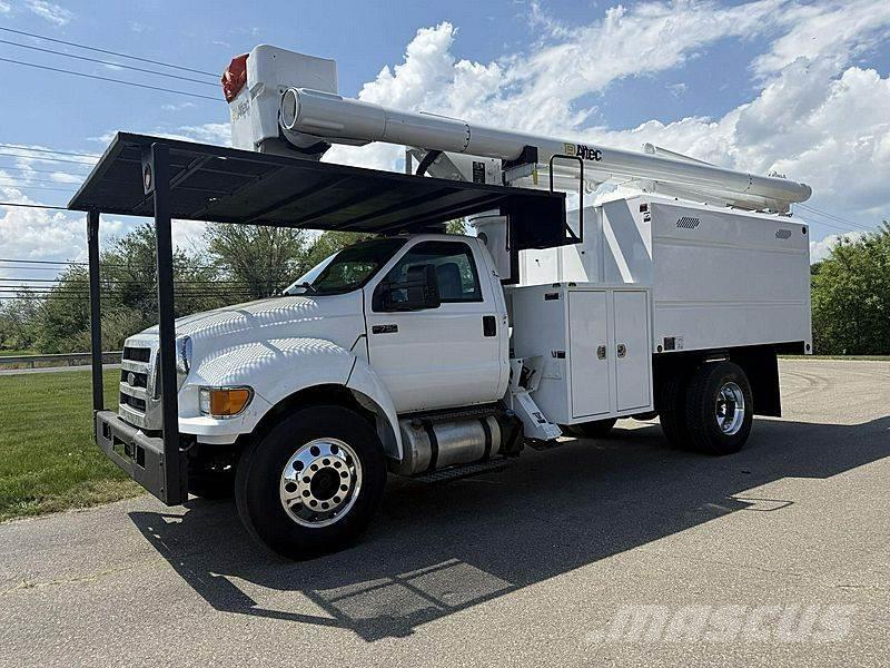 Ford F-750 Моторизирани платформи с талига