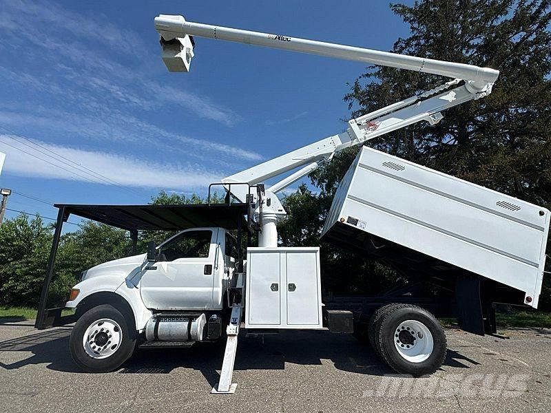 Ford F-750 Моторизирани платформи с талига