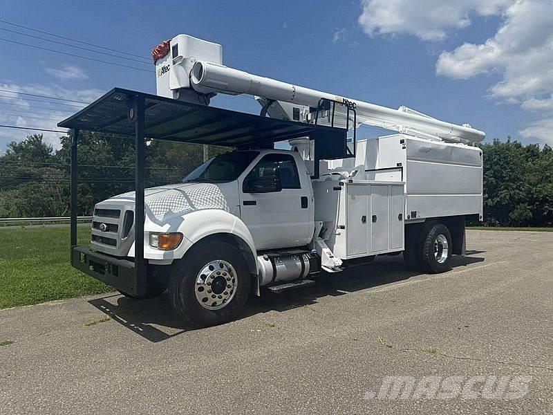 Ford F-750 Моторизирани платформи с талига