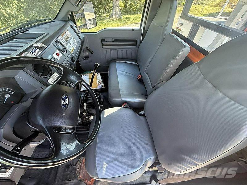 Ford F-750 Моторизирани платформи с талига