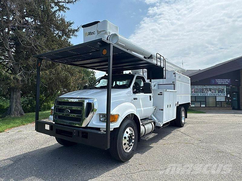Ford F-750 Моторизирани платформи с талига