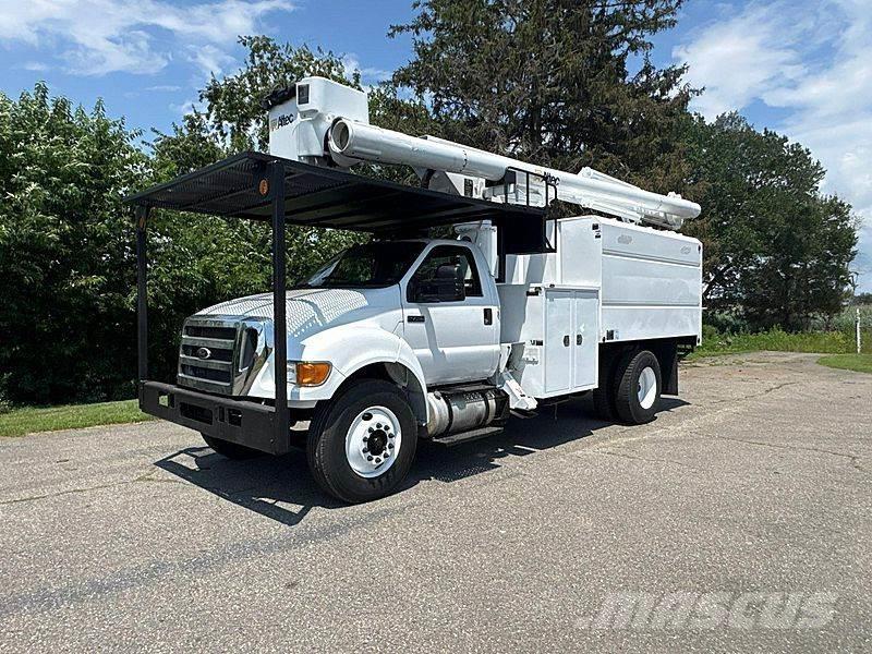Ford F-750 Моторизирани платформи с талига