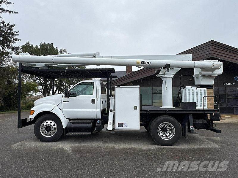 Ford F-750 Моторизирани платформи с талига