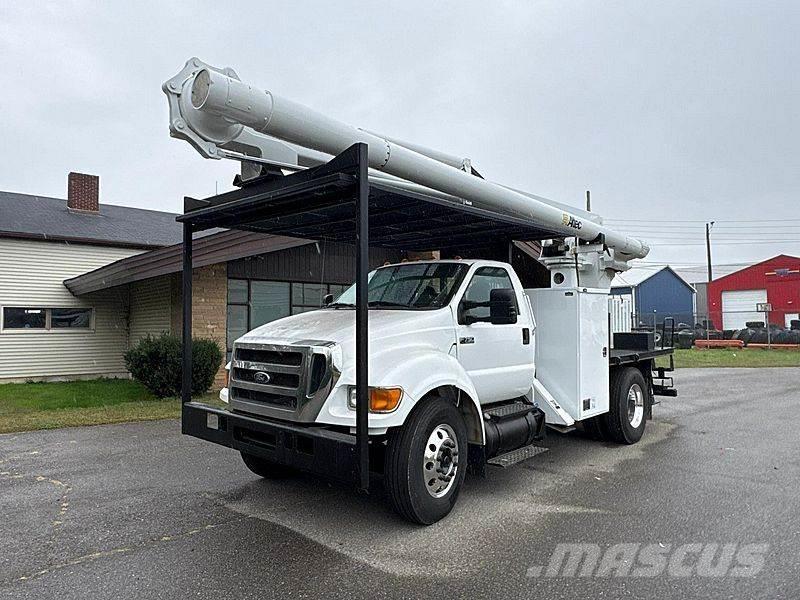 Ford F-750 Моторизирани платформи с талига