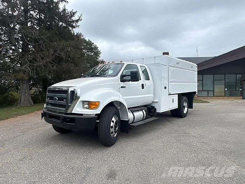 Ford F-750 Камиони за дървени стърготини
