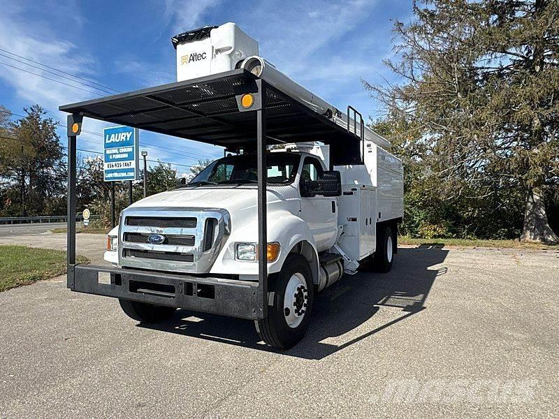 Ford F-750 Моторизирани платформи с талига