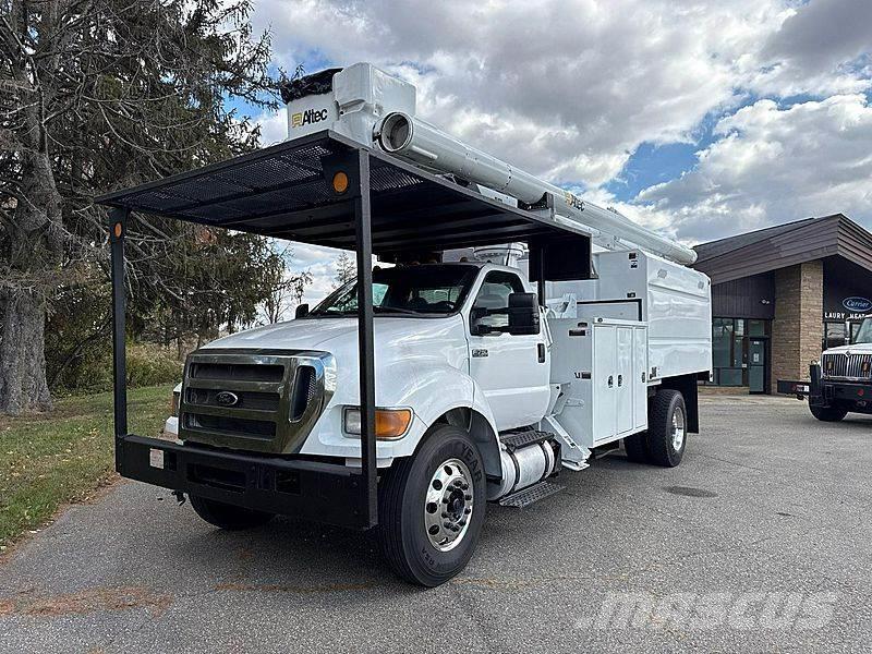 Ford F-750 Моторизирани платформи с талига