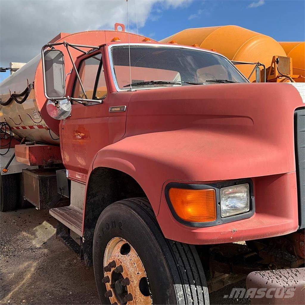 Ford F-800 Цистерна