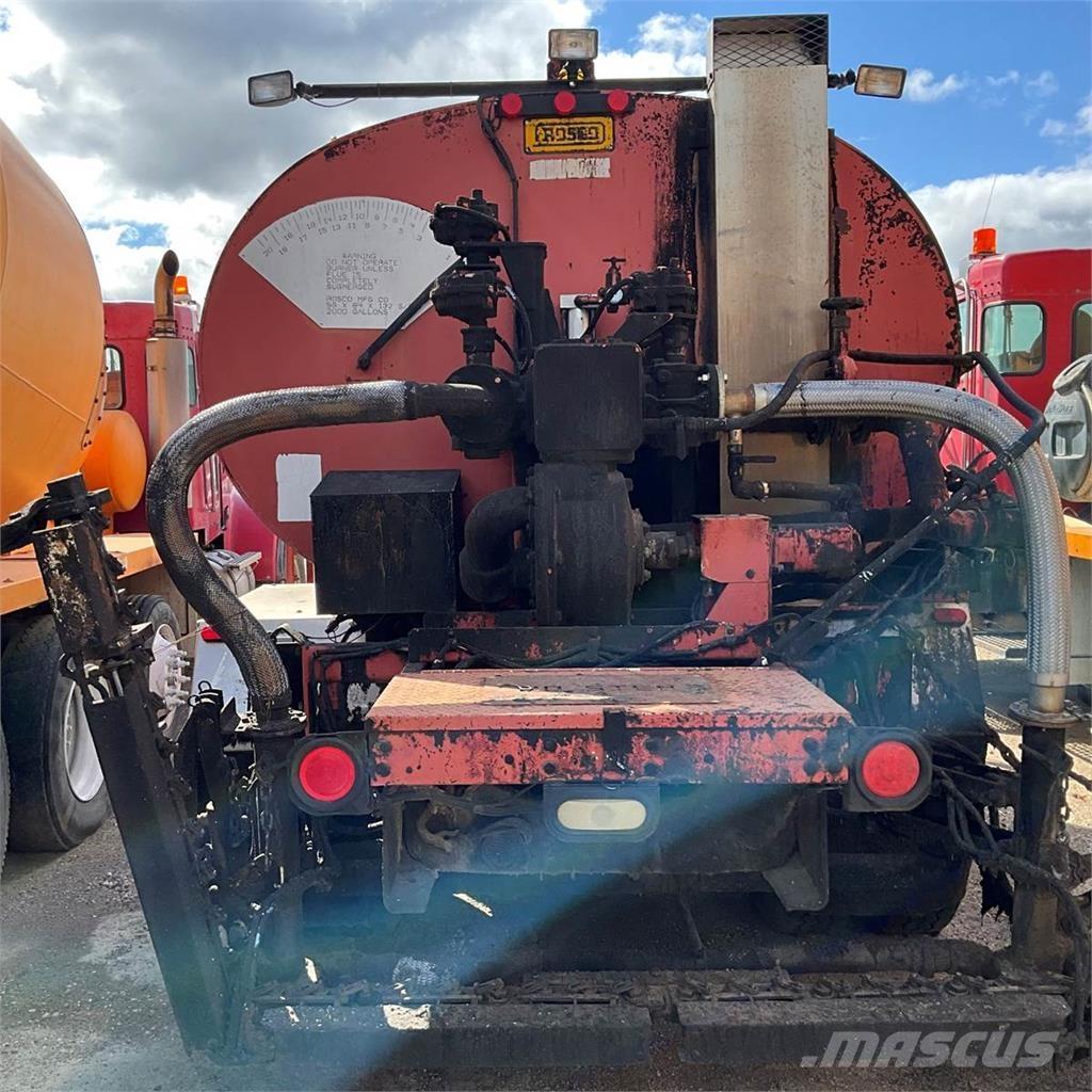 Ford F-800 Цистерна