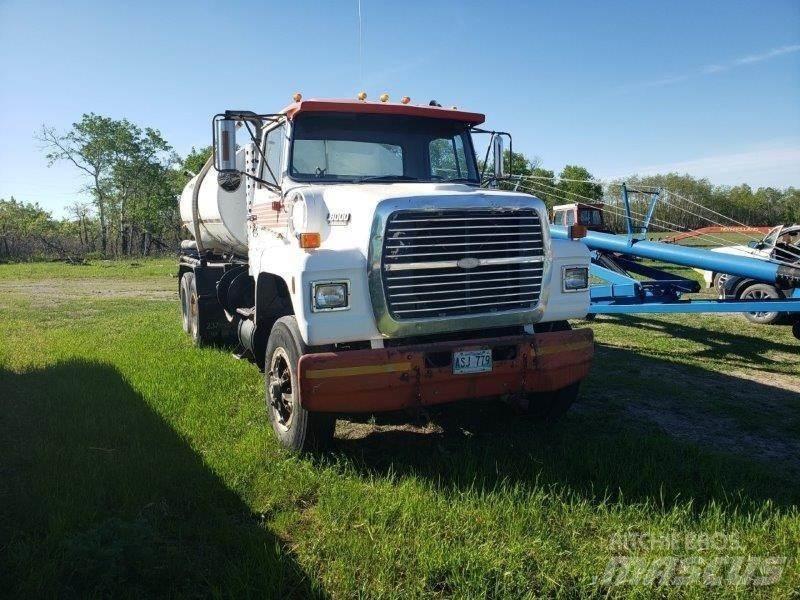 Ford L8000 Цистерна