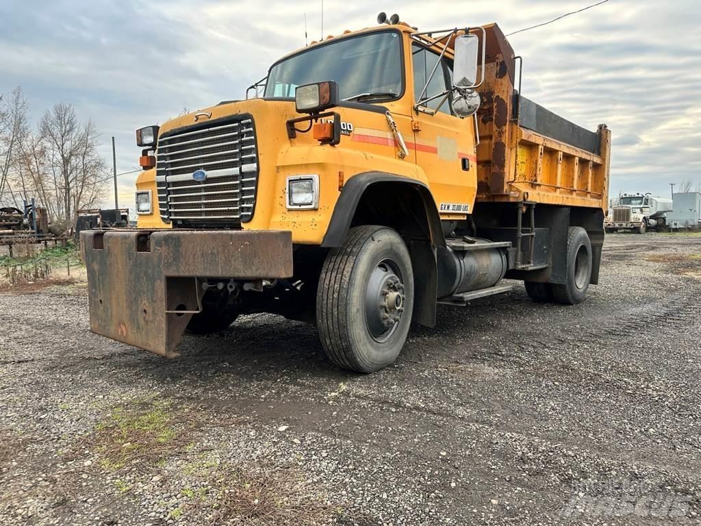 Ford L8000 Самосвал