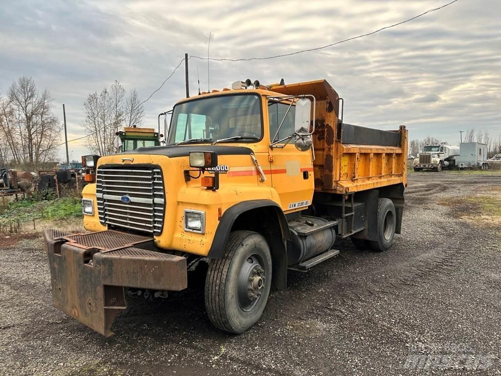 Ford L8000 Самосвал