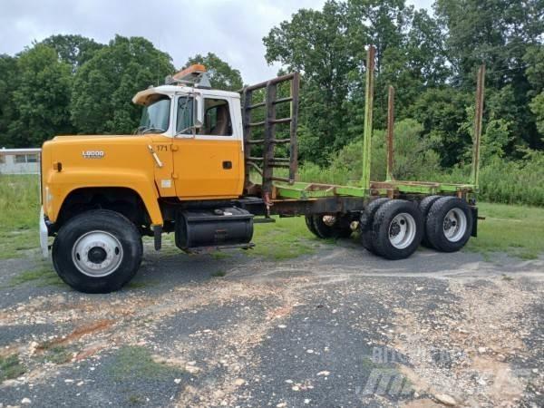 Ford L8000 За превоз на дървени трупи