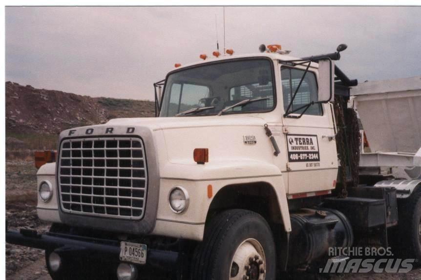 Ford LT9000 Бордови камион / автолебедка