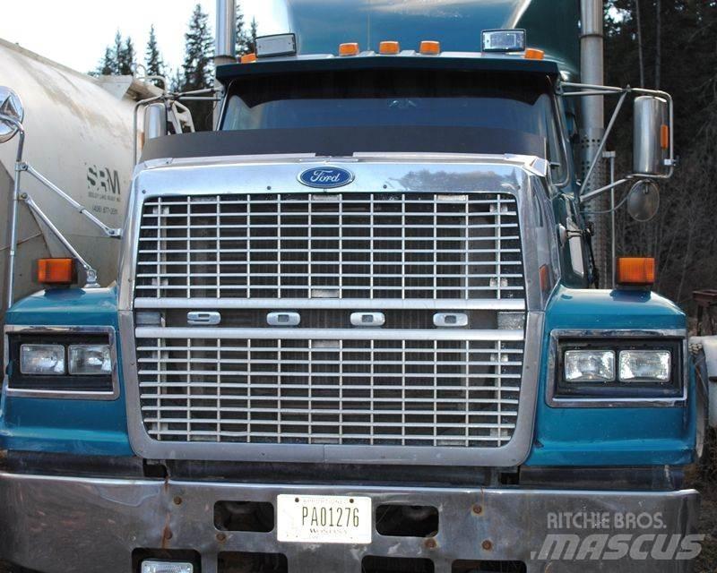 Ford LTL9000 Влекачи