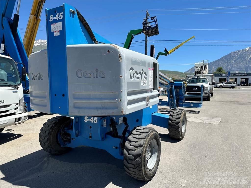 Genie S-45 Телескопични повдигачи
