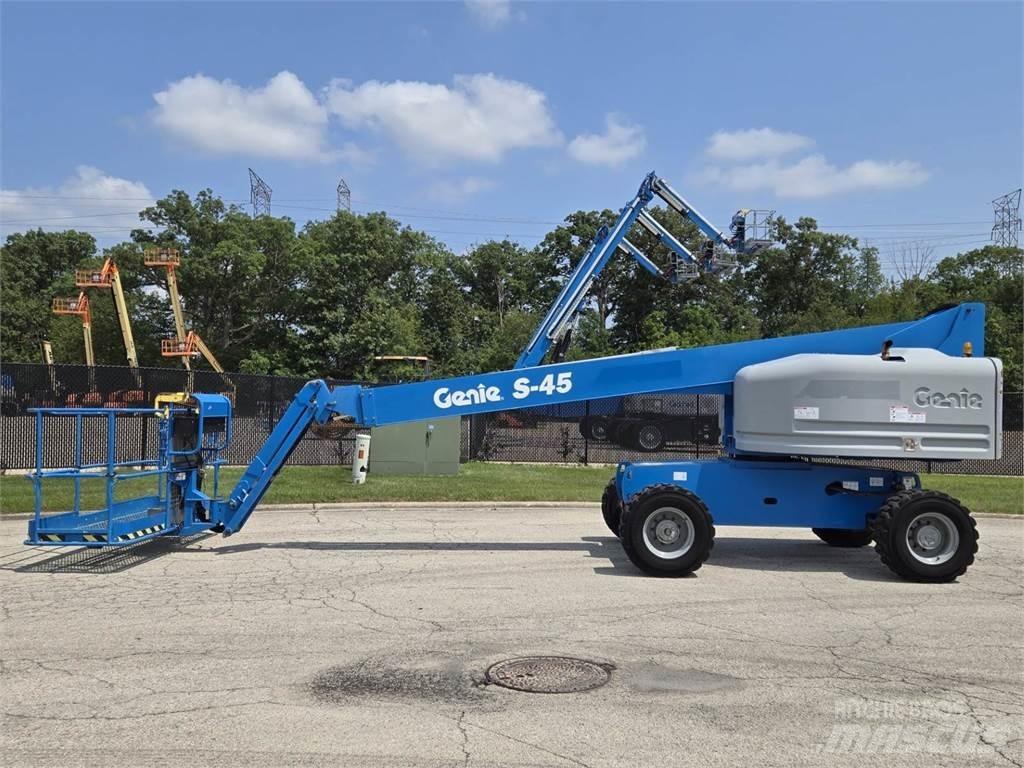 Genie S-45 Телескопични повдигачи
