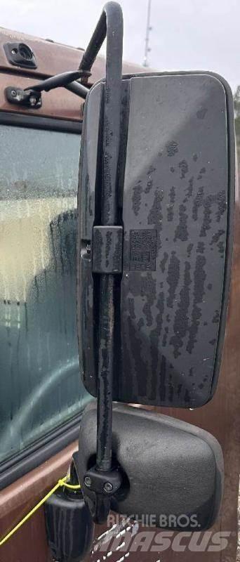 Hino 238 Кабини