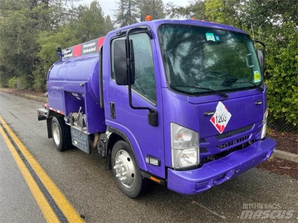 Isuzu NPR Цистерна