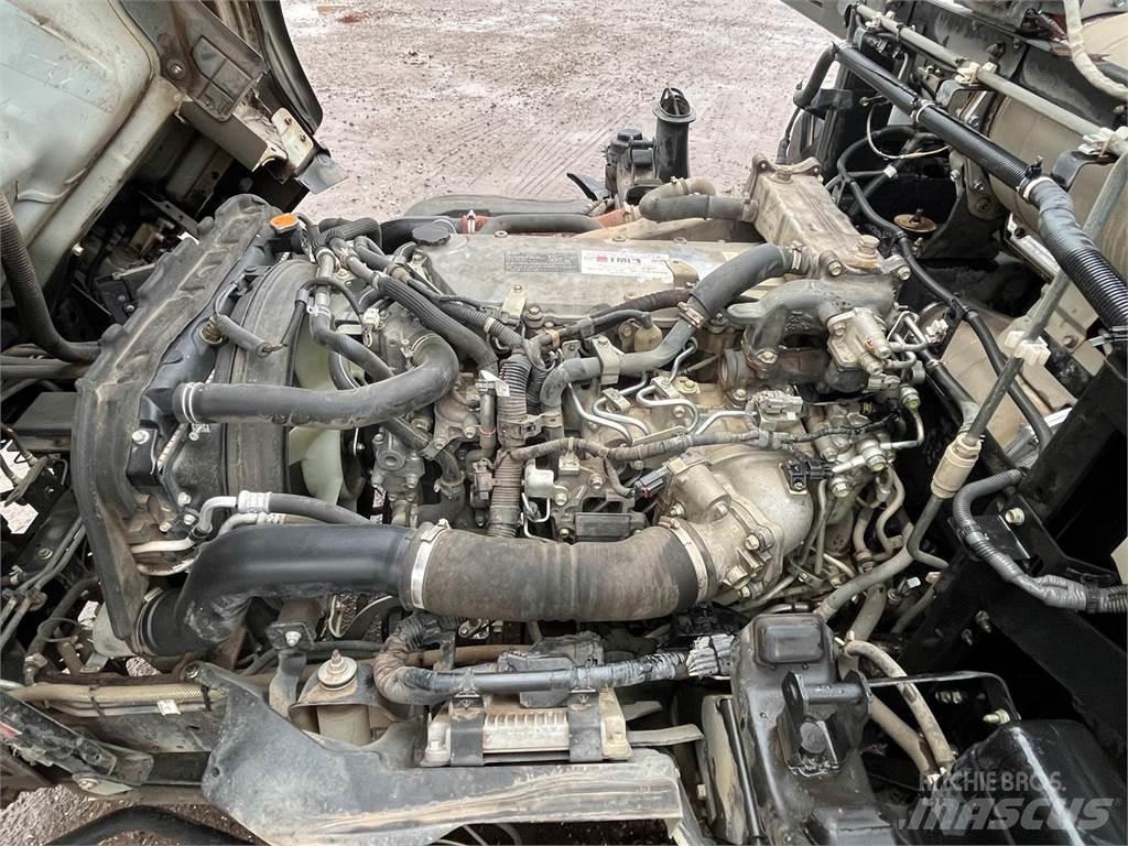 Isuzu NPR Автоматични метачки с четки