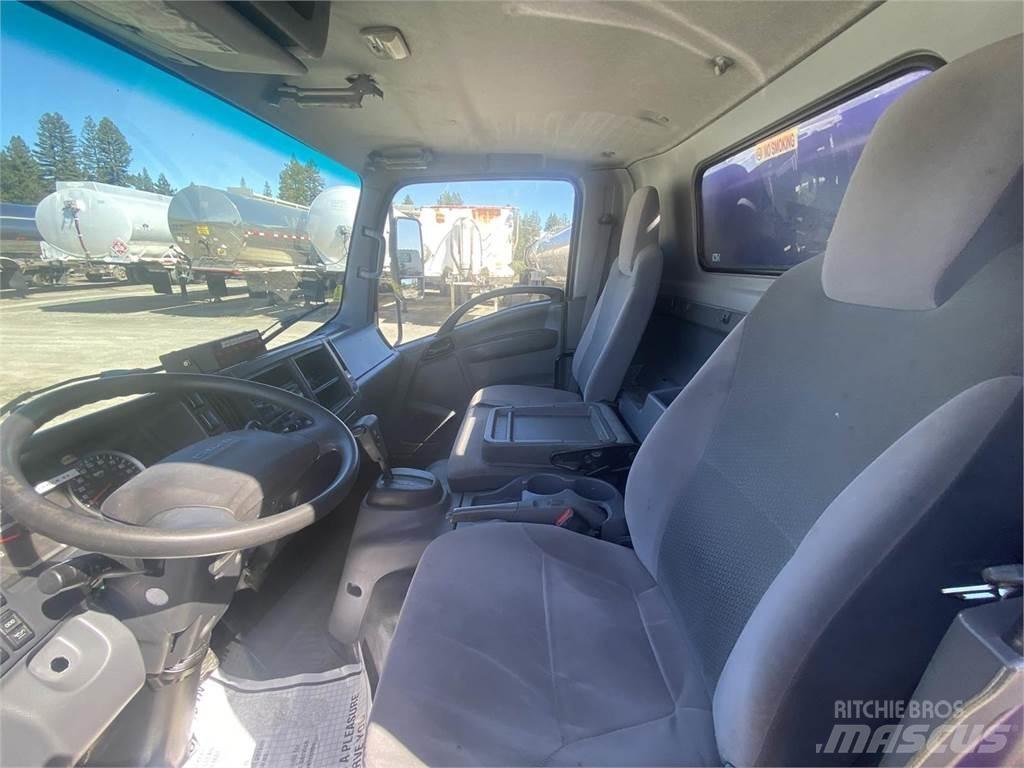 Isuzu NQR Цистерна