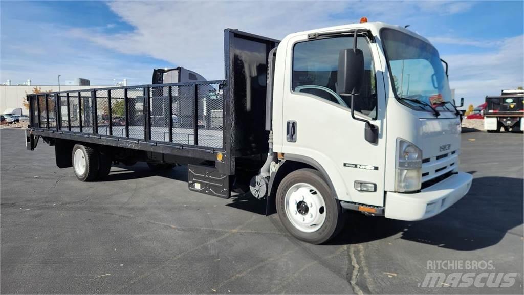 Isuzu NRR Камиони за превоз на животни