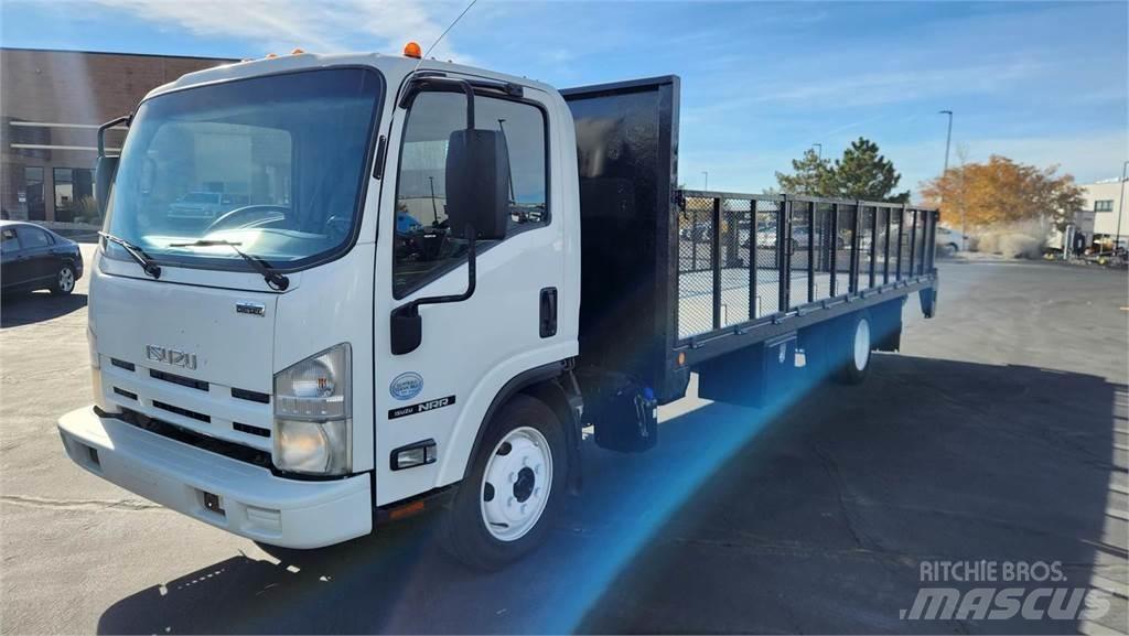 Isuzu NRR Камиони за превоз на животни