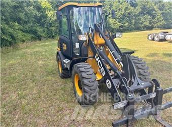 JCB 407 Колесни товарачи