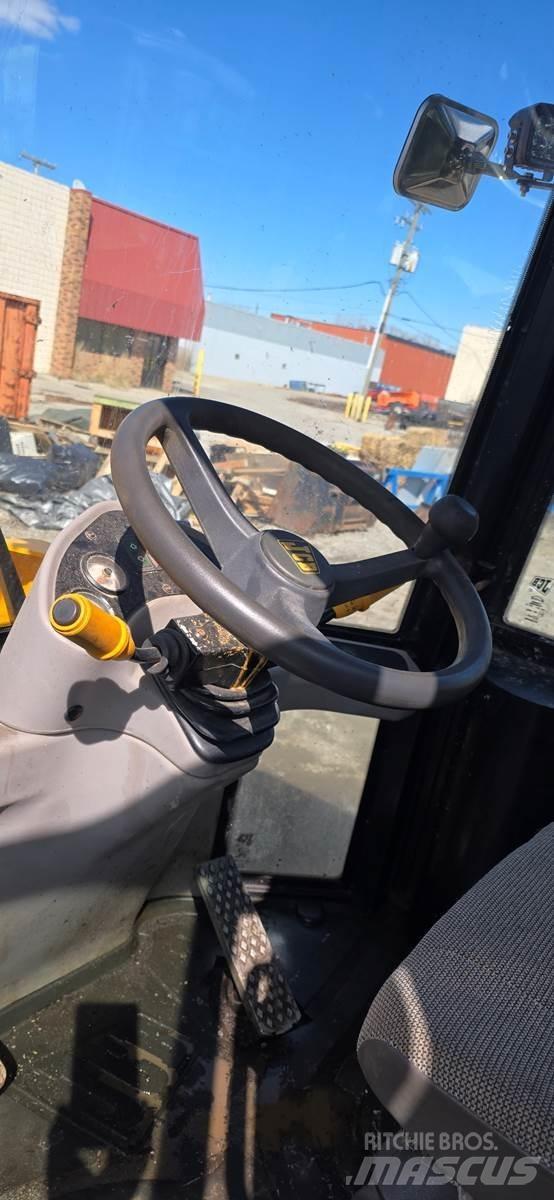 JCB 407 Колесни товарачи