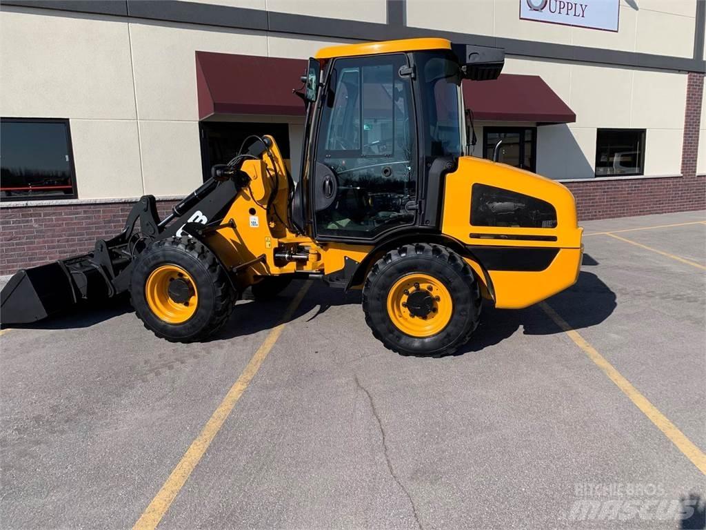 JCB 407B Колесни товарачи