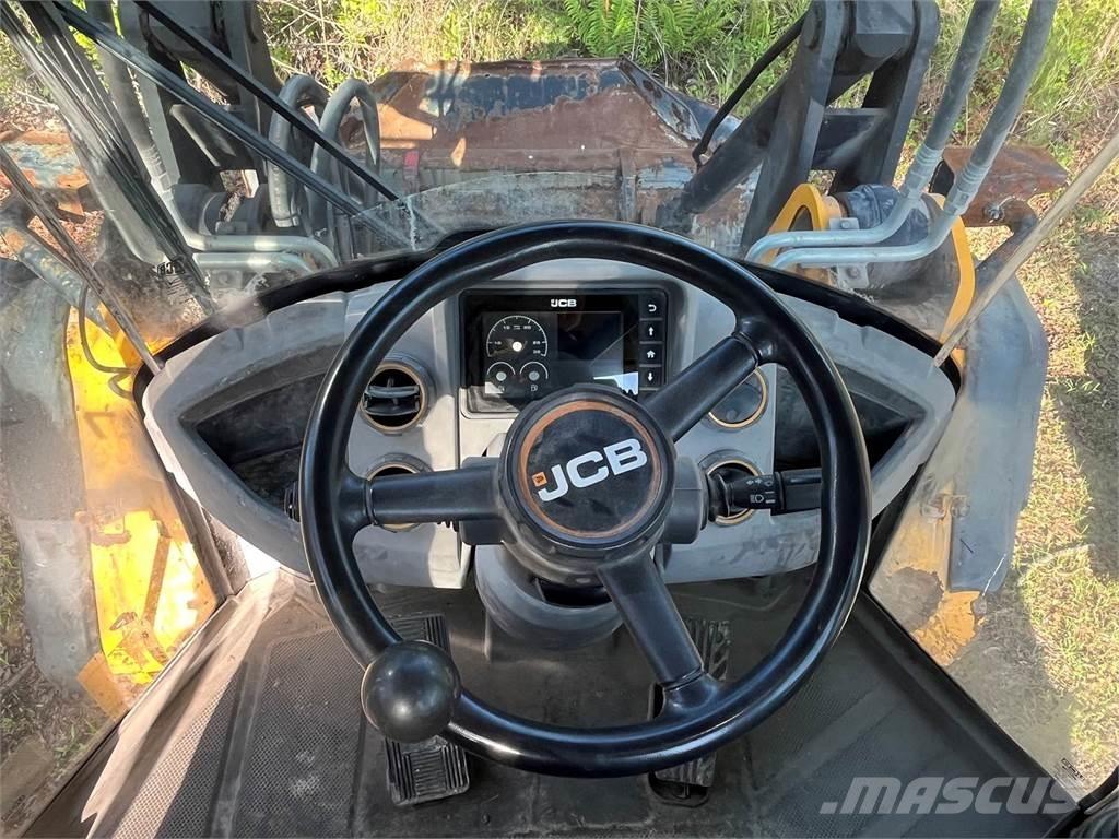 JCB 427HT Колесни товарачи
