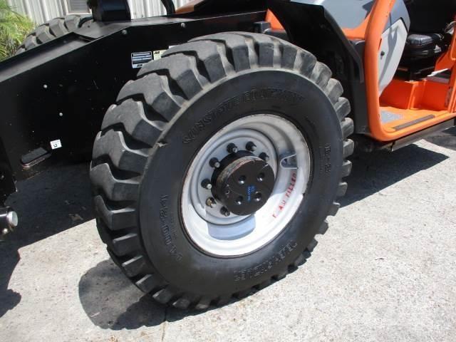 JLG 1055 Телескопични товарачи