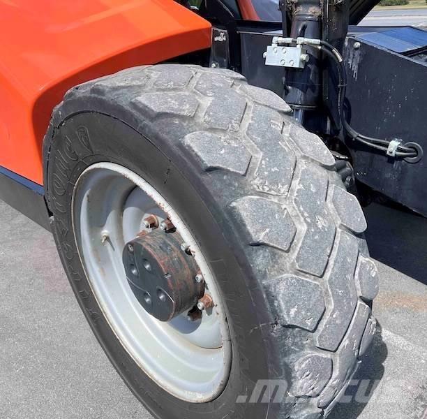 JLG 1055 Телескопични товарачи
