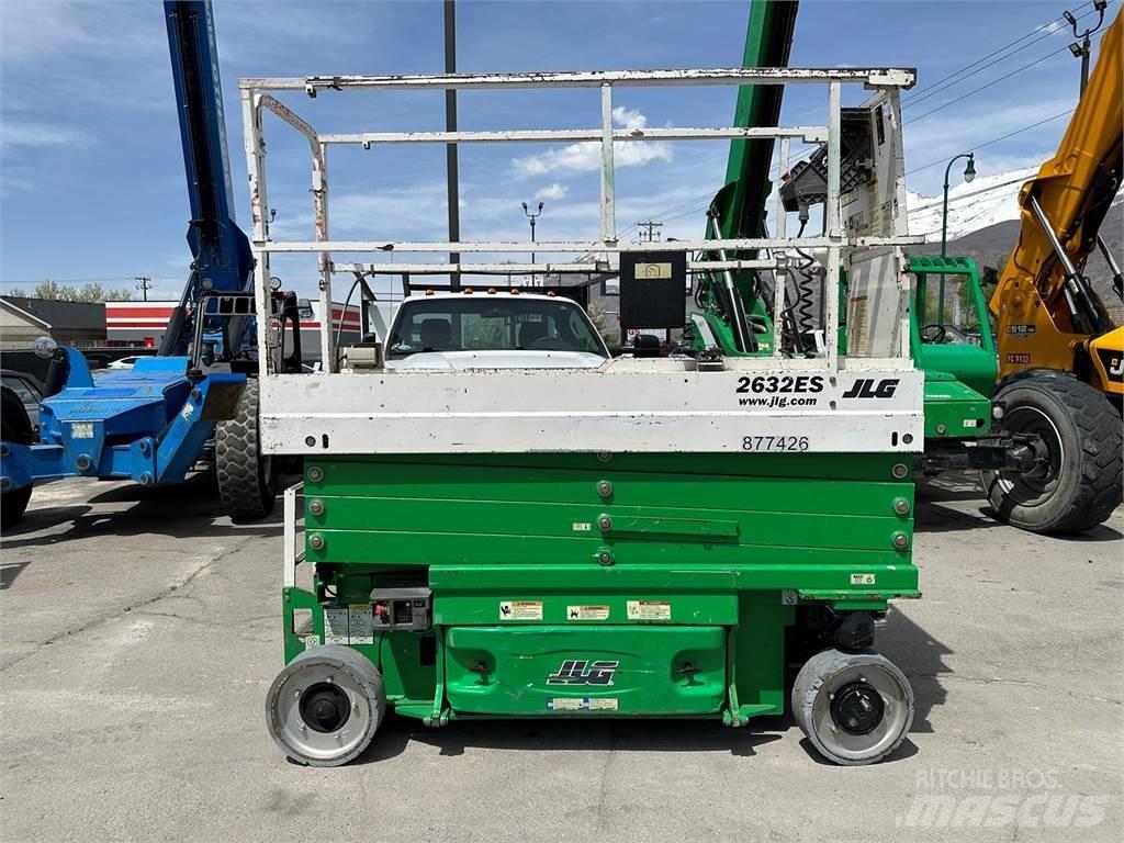 JLG 2632ES Ножични работни платформи