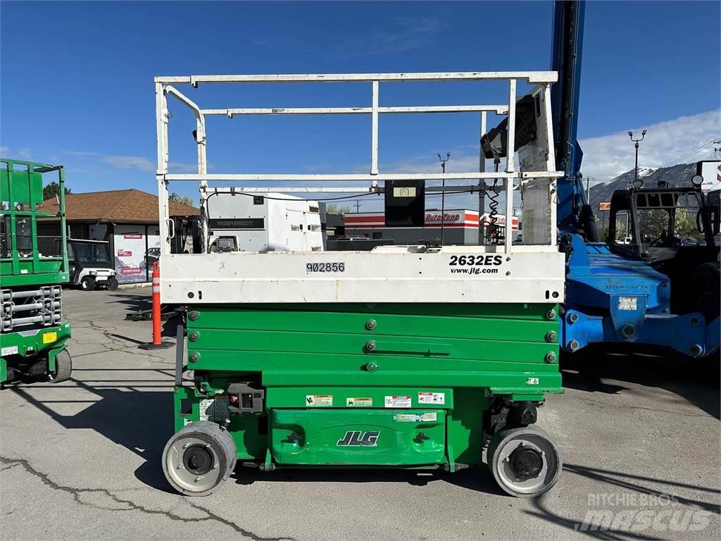 JLG 2632ES Ножични работни платформи