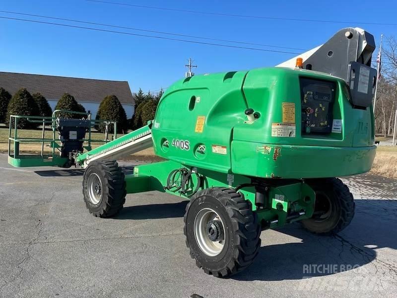 JLG 400S Телескопични повдигачи

