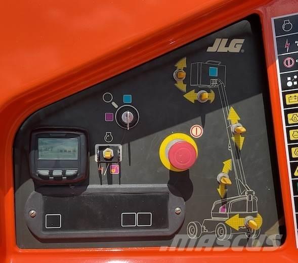 JLG 400S Телескопични повдигачи
