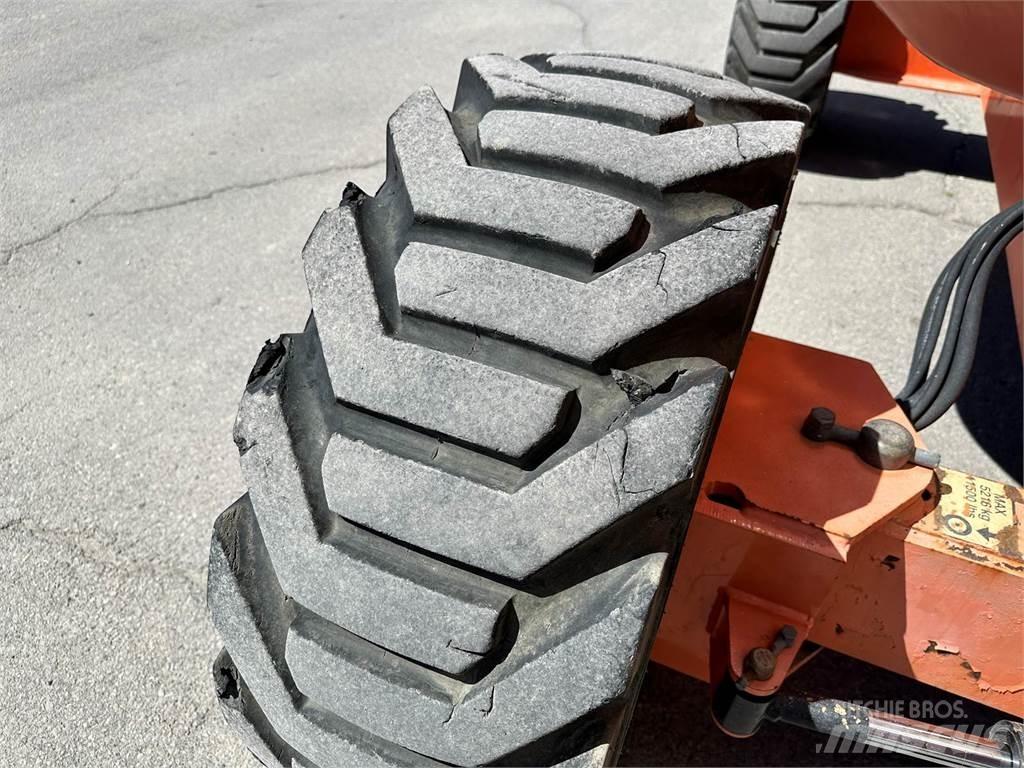 JLG 600AJ Телескопични повдигачи
