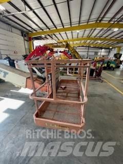 JLG 600S Телескопични повдигачи
