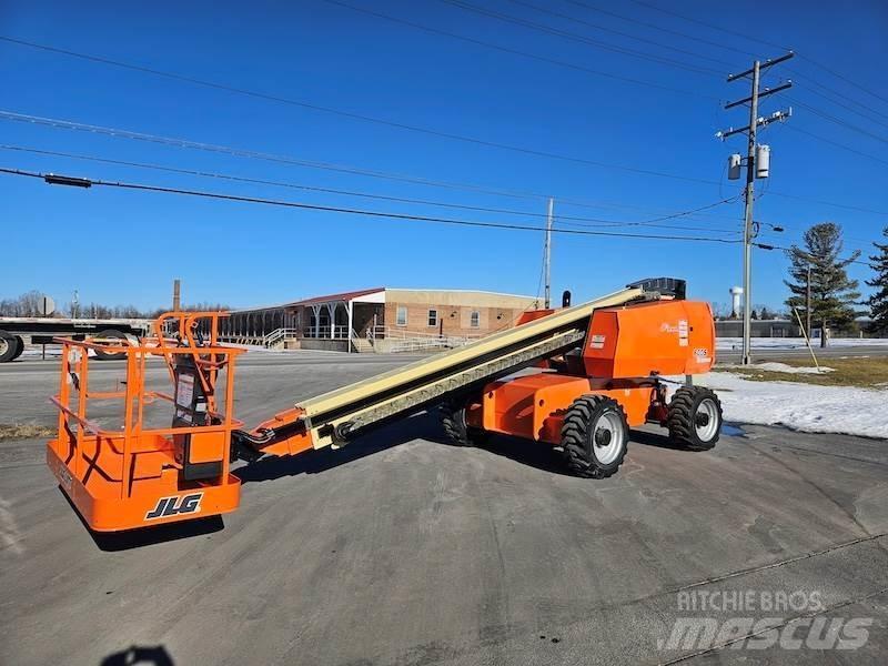 JLG 600S Телескопични повдигачи

