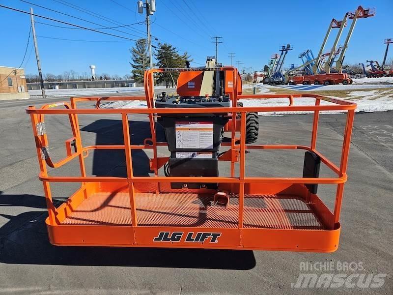 JLG 600S Телескопични повдигачи
