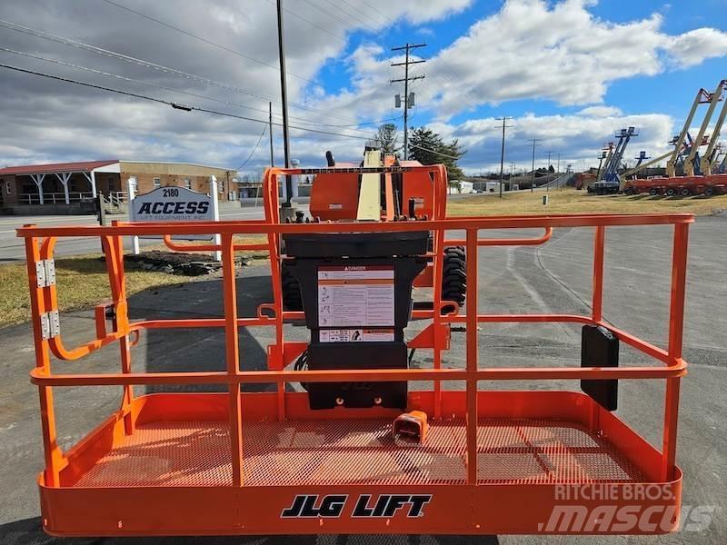 JLG 600S Телескопични повдигачи
