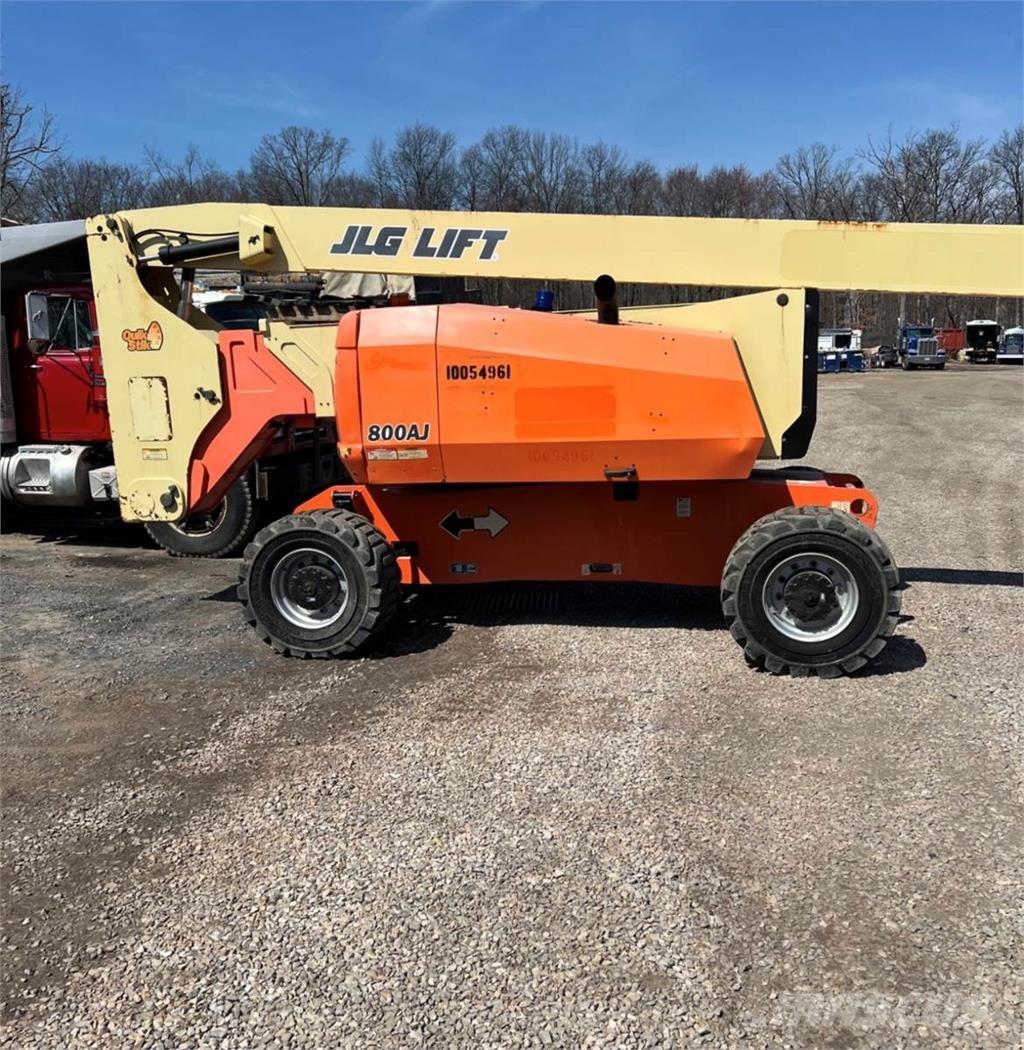 JLG 800 AJ Вертикални мачтови повдигачи
